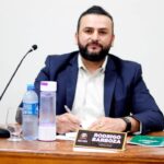 Vereador Rodrigo Barbosa cobra manutenção de parquinho e melhorias em rua com condições precárias